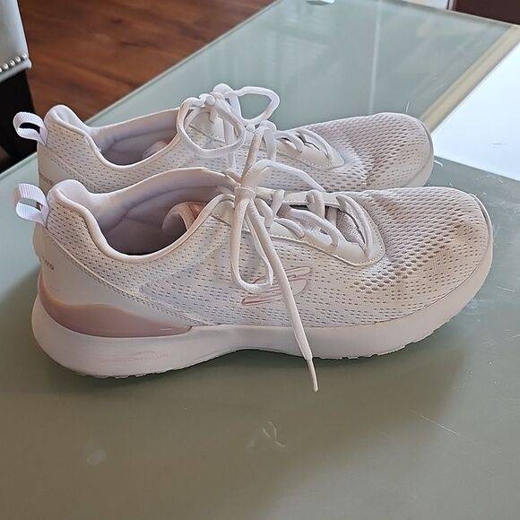 Skechers Shoes - Skechers Lightweight Memory Foam Sneakers